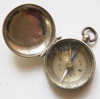 cca 1900 Kisméretű réz iránytű fedeles fém tokban /
Tiny brass compass in metal case d: 3cm