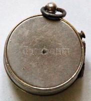 cca 1900 Kisméretű réz iránytű fedeles fém tokban /
Tiny brass compass in metal case d: 3cm