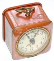 cca 1930 Mechanikus festett réz csörgőóra, tisztított, tökéletesen működik / Vintage brass alarm clock, works perfectly 6x6x4,5cm