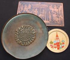 Bolha tétel: vésett réz váza, réz gyertyatartó, egyéb érdekes réztárgyak és egy kézzel hímzett falvé...