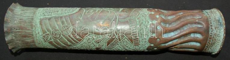 II. világháborús domborművel díszített srapnel-váza horogkereszttel (repedt) / Shrapnel shell vase from World War II with Nazi swastika (with a crack) 39cm d: 10cm