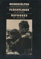eM. Soós György: Menekültek Magyarországon. Fotóalbum. Bp, 1993, BM Kiadó. Szép állapotban, dedikált (!)