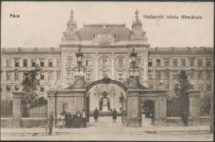 Pécs Honvéd hadapród iskola, főbejárat