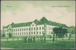 Vác Honvédhuszár laktanya (small tear)