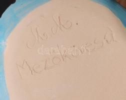 Mezőkövesdi népviseletű női festett mázas kerámia figura a Molnár-Marton műhelyből. Hibátlan, eredet...