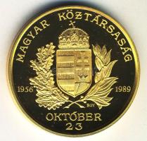 Bognár György (1944-) 1989. "1956-1989 Magyar Köztársaság" aranyozott emlékérem (43mm) T:PP