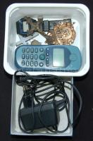 Kis bolha tétel: Siemens M35 típusú mobiltelefon töltővel, kereszt medálok, Casio karóra, érmek, biléták, stb.