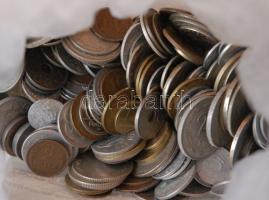 Vegyes pengő, fillér és forint tétel, összesen 0,8kg T:vegyes