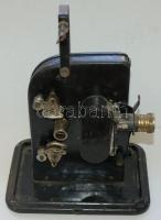 cca 1900 Régi filmvetítőgép /
Vintage film projector 30x20x15cm