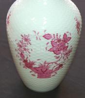 Kézzel festett sorszámozott Pourpre-mintás jelzett Herendi porcelán váza hibátlan állapotban /
Handp...