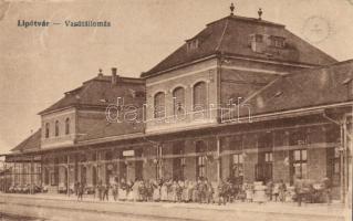 Lipótvár railway station