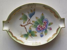 Kézzel festett sorszámozott Viktória-mintás jelzett Herendi porcelán hamutál hibátlan állapotban /
H...