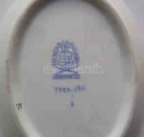 Kézzel festett sorszámozott Viktória-mintás jelzett Herendi porcelán hamutál hibátlan állapotban /
H...