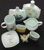 Vegyes porcelán tétel: pillangó figura, Hollóházi kulacs, bonbonier, korsó, Zsolnay tejkiöntő, Alföldi kulacs, külföldi fogpiszkálótartók