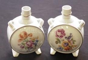 2db virágokkal díszített jelzett porcelán kulacs dugó nélkül 13cm