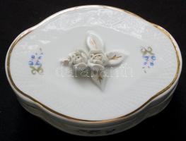Apró virágokkal díszített rózsás jelzett Hollóházi porcelán bonbonier hibátlan állapotban / Chinaware bonbonier in flawless condition 16x6x11cm