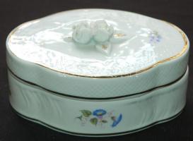 Apró virágokkal díszített rózsás jelzett Hollóházi porcelán bonbonier hibátlan állapotban /
Chinawar...