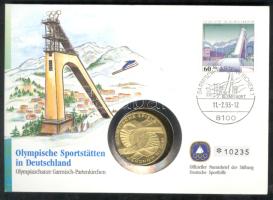 NSZK 1972G. 10M Ag "Müncheni olimpia" érmés borítékon alkalmi bélyegzős bélyeggel, hátoldali ismertetővel T:BU GFR 1972G. 10 Mark Ag "Munick Olympics" coin letter with stamp and information C:BU