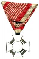 1916-1918. "A Katonai Érdemkereszt III. Osztálya hadidíszítménnyel és kardokkal" kitünteté...