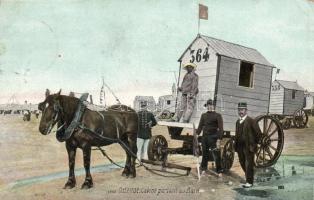 Ostende beach, mobile cabin