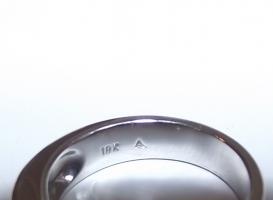 Gyönyörű 18K fehérarany gyűrű zafírral és gyémánttal díszítve /
18K white gold ring with sapphires a...