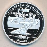 Uganda 2006. 2000Sh Ag "Futball hírességei - Mexikó 1980-as évek" T:PP tanúsítvánnyal
Ugan...