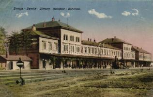 Zimony railway station