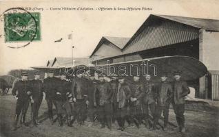 Military Aviation Centre, officers and sergeants pilots (EK)