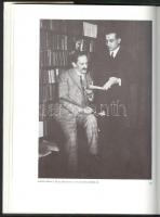 Illyés Gyula élete képekben, Gondolat Kiadó, Bp. 1982, rengeteg fekete-fehér képpel, rövid leírásokk...