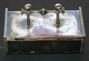 Ezüstözött iparművész dobozka, kissé laza fogantyúval / Silvered box 15x7 cm