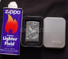 Nyilas csillagjegyet ábrázoló Zippo öngyújtó eredeti fémtokban, benzinnel / Zippo lighter