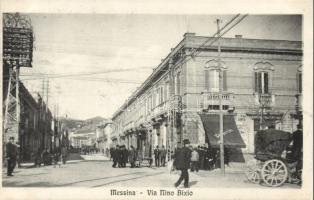 Messina Nino Bixio street, tobacconist shop (cut)