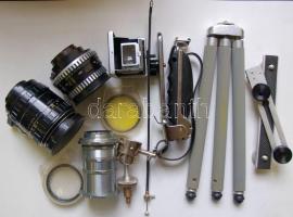 Exakta fényképezőgép 3 db Zeiss objektívvel, álvánnyal, színszűrőkkel, egyéb tartozékokkal. Objektív...