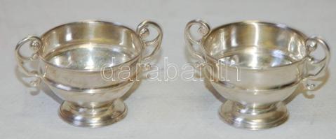 1904 Egy pár jelzett ezüst (Ag) fűszertartó a londoni Charles Boyton műhelyéből / A pair of silver salts hallmarked by Charles Boyton from London, 5x7,5cm 33,1+29,6gr