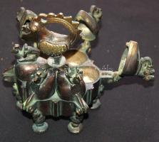 Érdekes szerkezetű, több rekeszes, állatfigurákkal díszített indiai réz szelence / Indian brass case with an interesting construction 11x11cm
