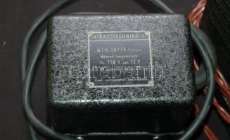 cca 1950 Diavetítő a Lemezárugyárból, szép állapotban, eredeti dobozában /
Vintage dia film projecto...