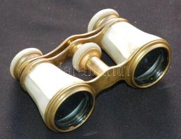 cca 1900 Jelzett "Iris Paris" márkájú réz színházi látcső hibátlan gyöngyházberakással. Kisebb javításra szorul / Iris Paris brass opera glasses with nice nacre inlay, needs repair