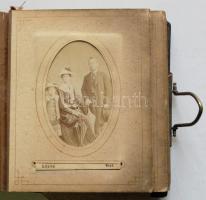 cca 1880-1910 37 db fotót, (felerészben keményhátú) tartalmazó megviselt családi fotóalbum