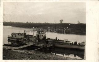 Tiszabura hajóállomás a Hortobágy gőzössel