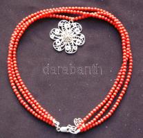 3 soros nemes korall nyaklánc ezüst (Ag) szerelékkel és ezüst (Ag) filigrán medállal / Coral necklace with silver accesories and filigree medal