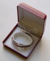 Vésett ezüst (Ag) karperec díszdobozban /
Engraved silver bracelet 6,75gr