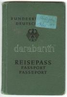 1972 Német fényképes útlevél jó állapotban