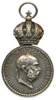 1890. "Ezüst Katonai Érdemérem" kitüntetés vörös mellszalag nélkül, peremén "A" fémjelzéssel T:2- Hungary 1890. Silver Medal for Military Merit "Signum Laudis" without red war ribbon. On the edge "A" hallmark. C:VF
