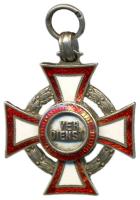 1916-1918. "Katonai Érdemkereszt III. Osztálya hadidíszítménnyel" kitüntetés mellszalag nélkül, karikában jelzéssel T:2 Hungary 1916-1918. "Cross for Military Merit, III class, with war decoration" without war ribbon C:XF