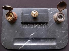 Elegáns asztali márvány tinta- és tolltartó fém berakásokkal 40x24cm hozzátartozó tapperrel