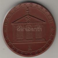 DDR Nagyalakú barna porcelánérem "Gross-Sedlitz-Barockgarten" T:2
