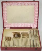 cca 1920 6 személyes art-deco ezüst étkészlet DAM jelzéssel, 1 kiskanál hiánnyal 1060g + kések. Ered...