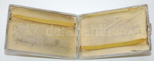 Ezüst cigaretta tárca gravírozással (162g) : A Magyar Királyi Honvéd Légierő "Az orosz hadjárat...
