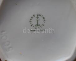 Jelzett NDK porcelán urna virágmotívumokkal díszítve /
GDR porcelain urn 31cm