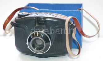 Skolnik típusú fényképezőgép eredeti dobozában és leírással / Shkolnik type-2 photo camera with Russian description, in original box